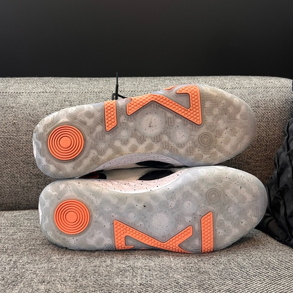 PG 6’s, size 12.5, basketball shoes - Picture 6 of 7